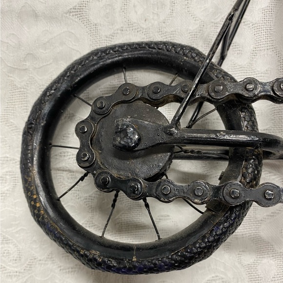 Vintage 14”x7.5” Bicycle decorative sculpture - Picture 7 of 8